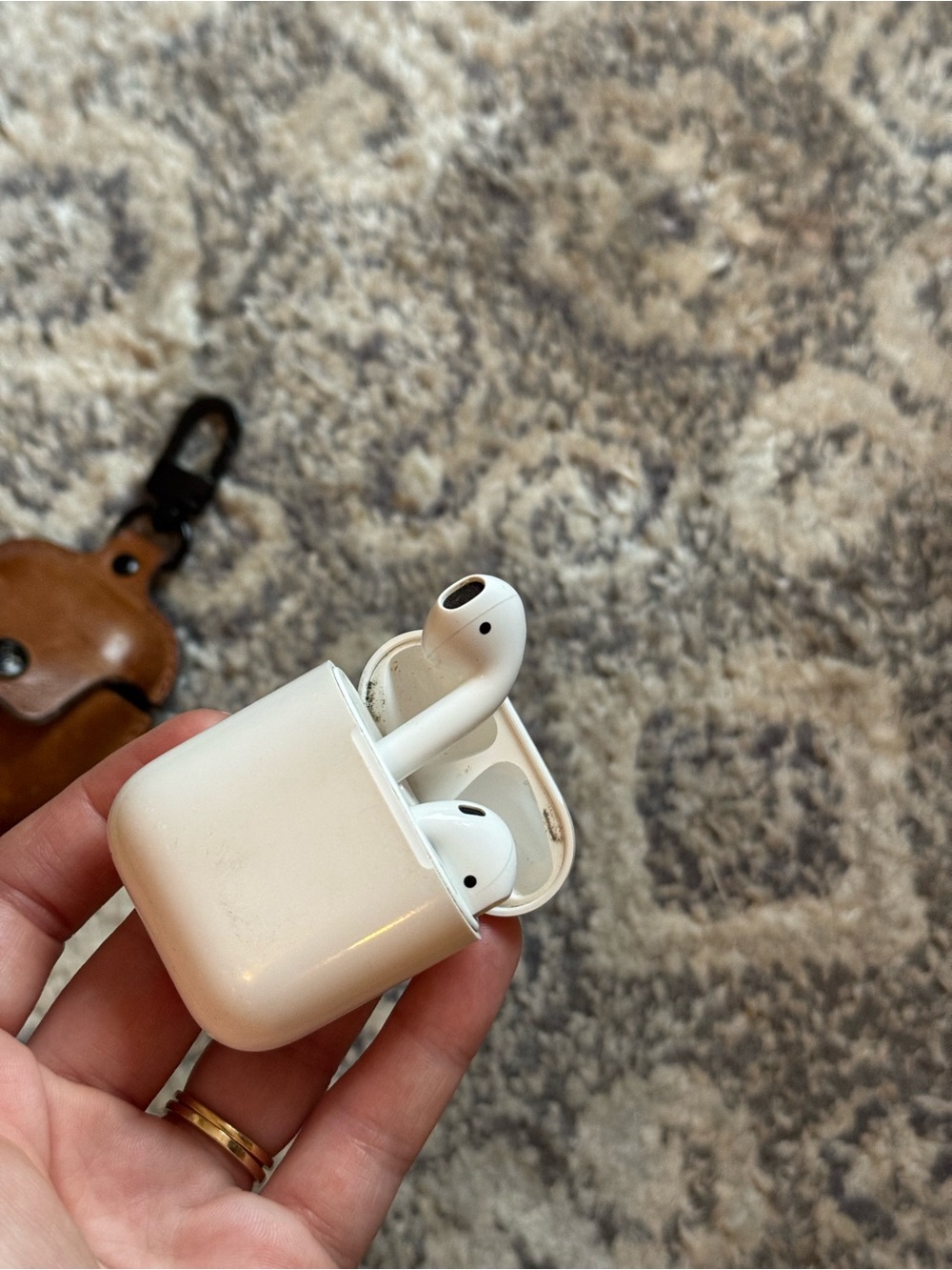 Apple AirPods, firm @15 - Picture 7 of 9